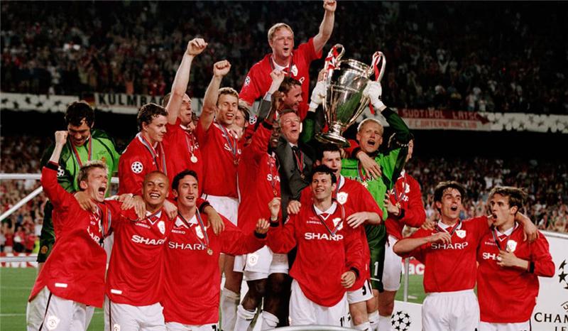 足球阵型中 足球阵型中